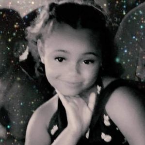 Meet your Posher, Delia